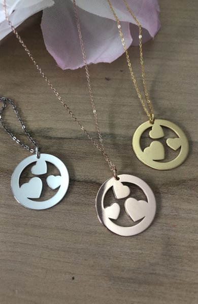 Plättchen Collier mit Herzen - personalisierbar